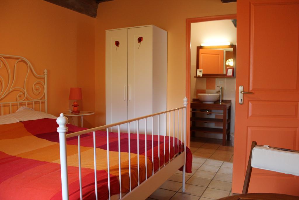 Ferme De La Corbette Bed & Breakfast Cluny Room photo