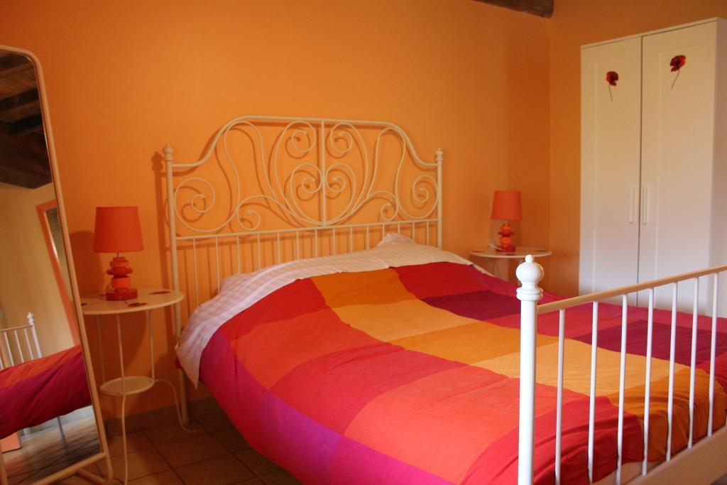 Ferme De La Corbette Bed & Breakfast Cluny Room photo