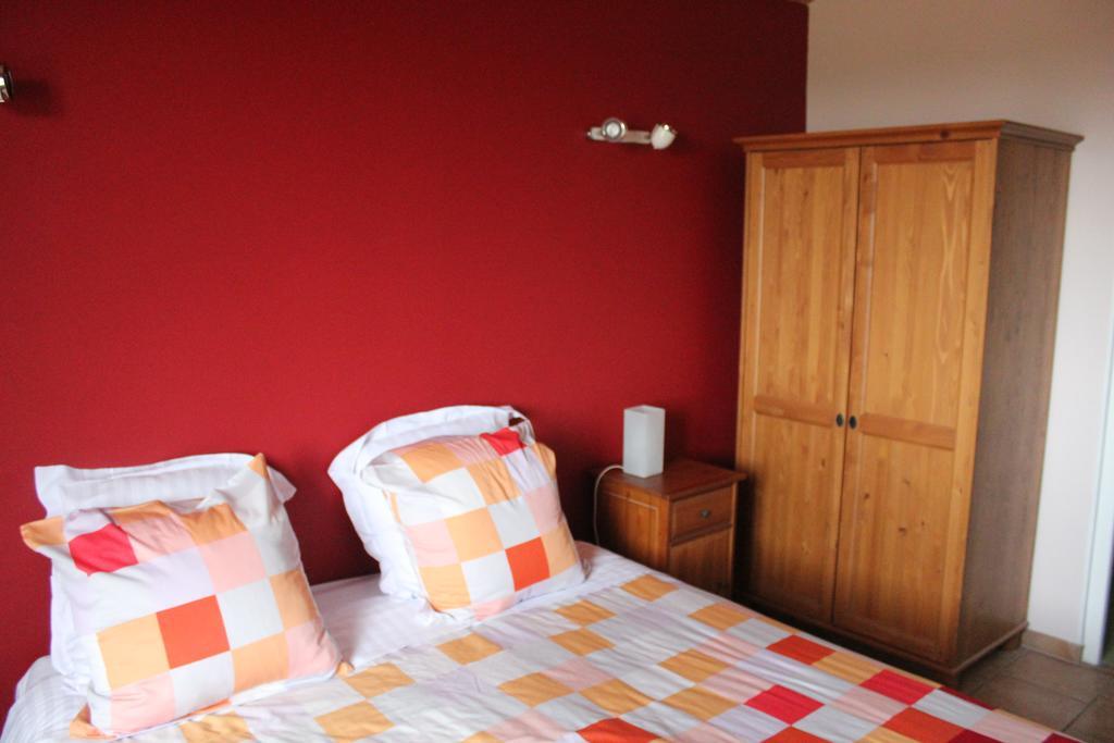 Ferme De La Corbette Bed & Breakfast Cluny Room photo
