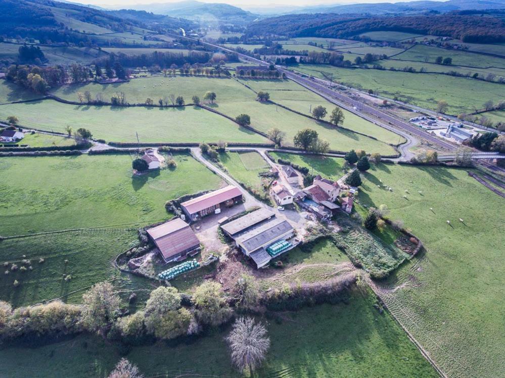 Ferme De La Corbette Bed & Breakfast Cluny Exterior photo